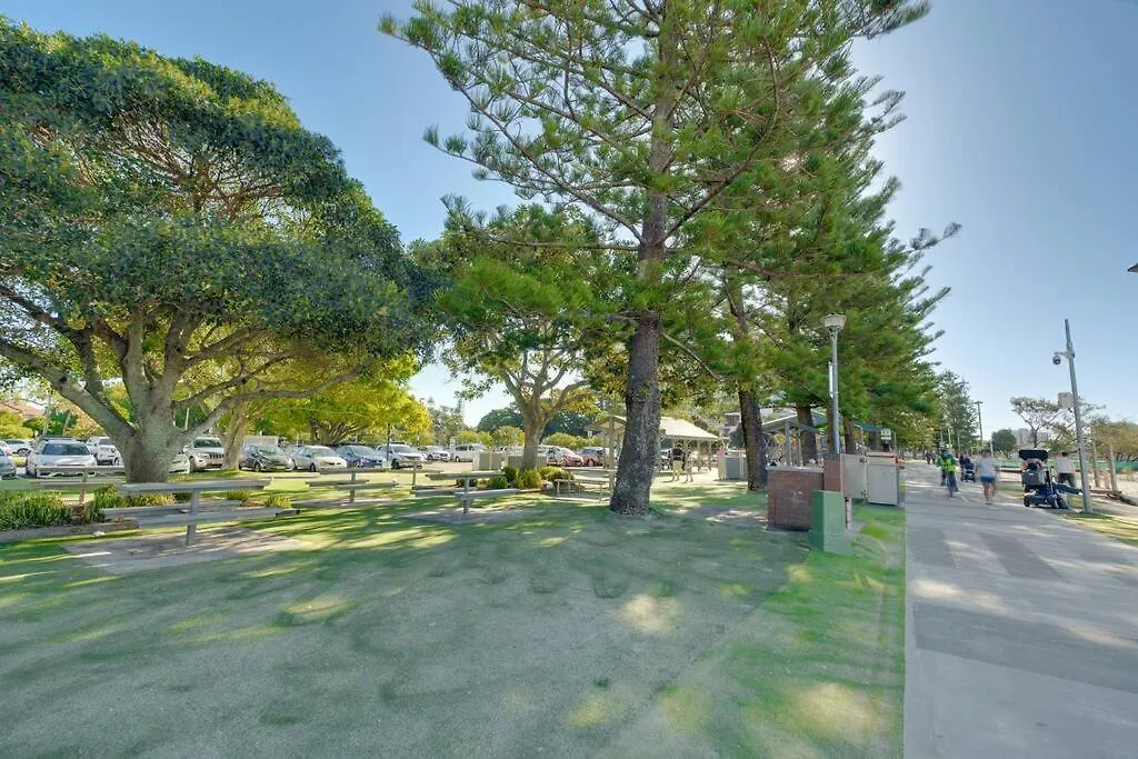 Lush Gold Coast - Cosy 2B Home 0*,  Australia
